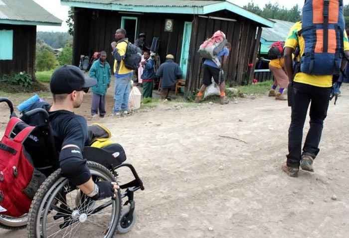 مرد ستودنی در سایت علی نوروزی