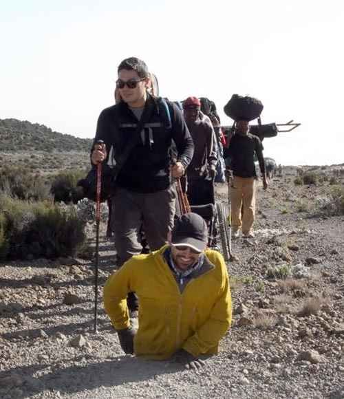 مرد ستودنی در سایت علی نوروزی