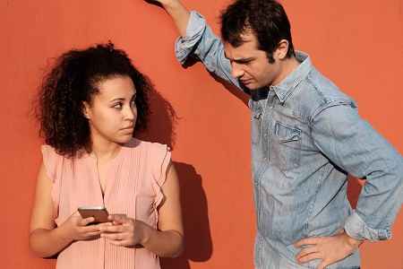 خیانت دیجیتالی در شبکه های اجتماعی در سایت علی نوروزی