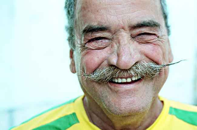 خندیدن یک نیایش است در سایت علی نوروزی