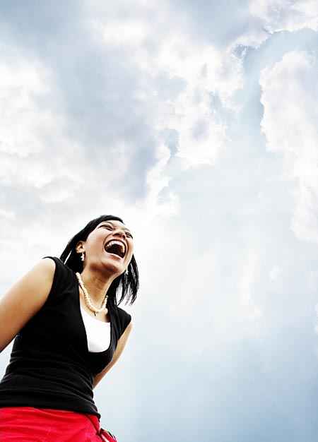 خندیدن یک نیایش است در سایت علی نوروزی